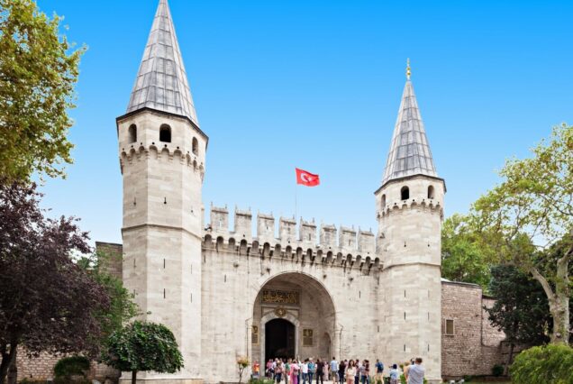Historic Peninsula Tour (Full Day): Topkapi Palace/ Hagia