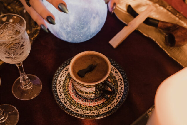 Istanbul Fortune Teller Tour – Coffee Reading Experience